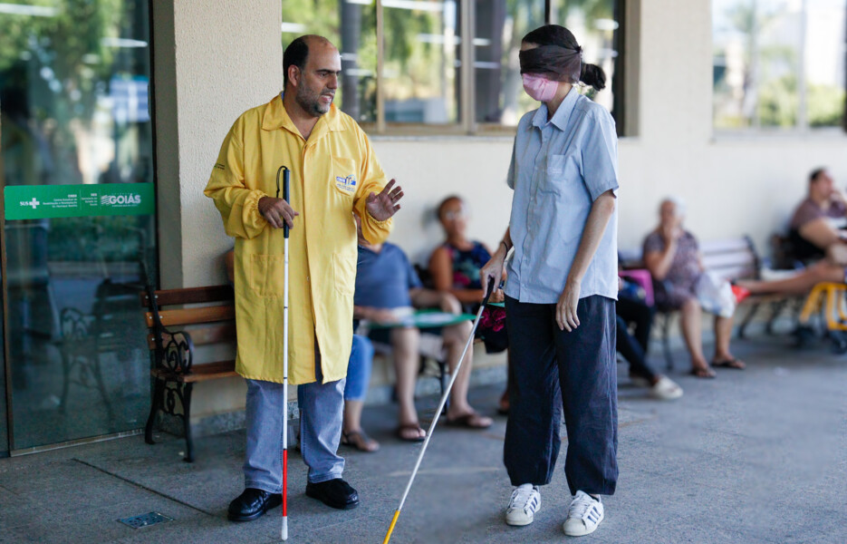 crer-promove-vivencia-imersiva-para-colaboradores-entenderem-desafios-de-pacientes-com-deficiencia-visual